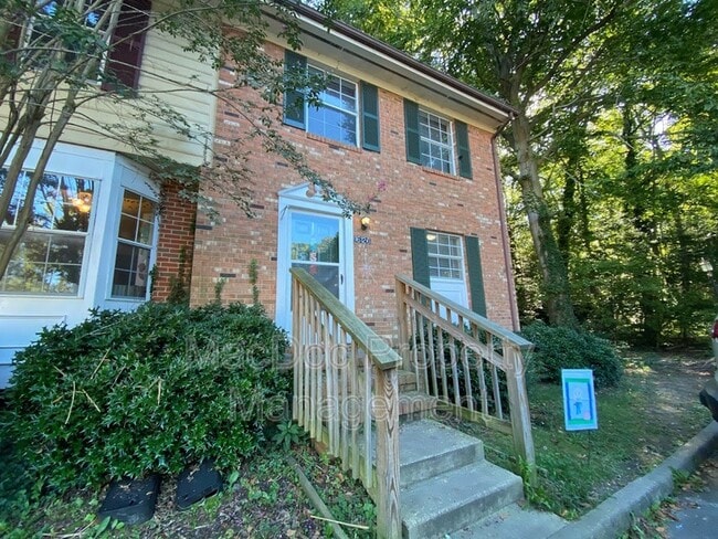 Building Photo - 16126 Clarence Ct