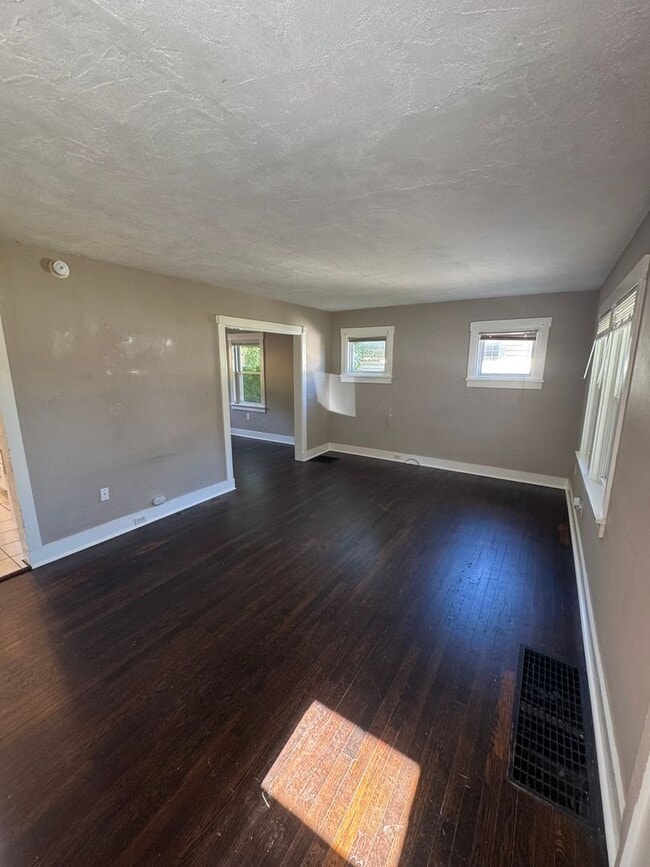 Photo - 249 Elwyn Ave