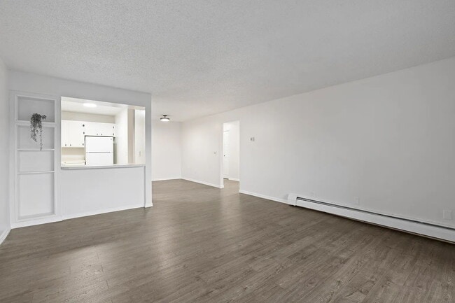 Photo - "Spacious 2-Bed Condo with Granite Elegance in Prime Minneapolis Location!" Unidad 209