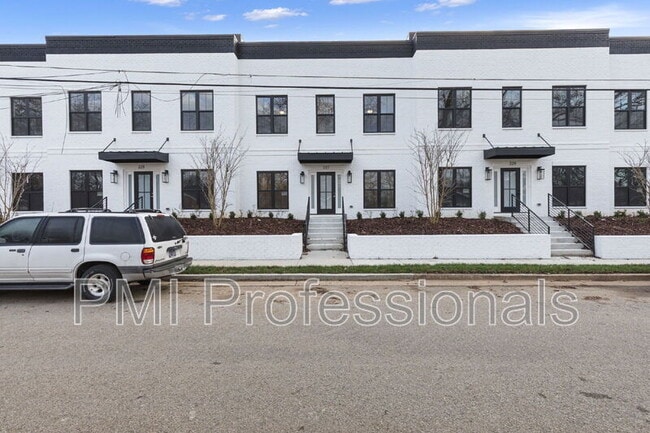 Building Photo - 231 S Bilbro Ave Rental