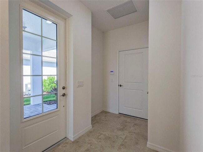 Photo - 8125 Sternway Rd