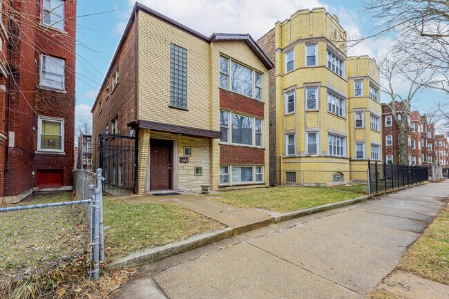 Photo - 7637 S Essex Ave Unidad 2