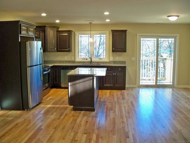 Photo - 404 Main St Unit 10