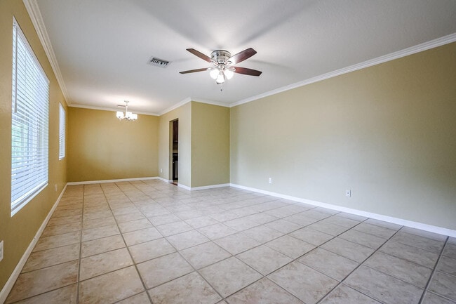 Photo - 1005 E Cavalier Dr