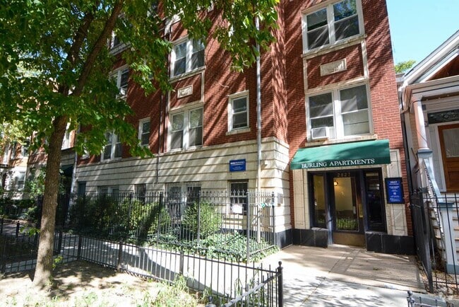 Building Photo - 2830 N Burling St Rental