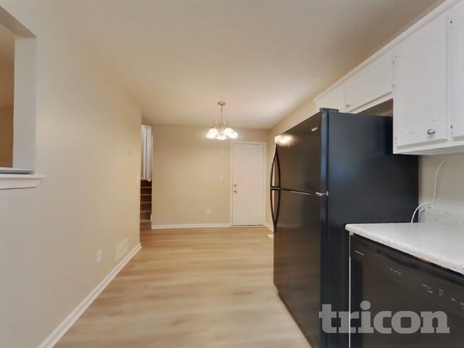 Photo - 17 Paces Meadows Dr