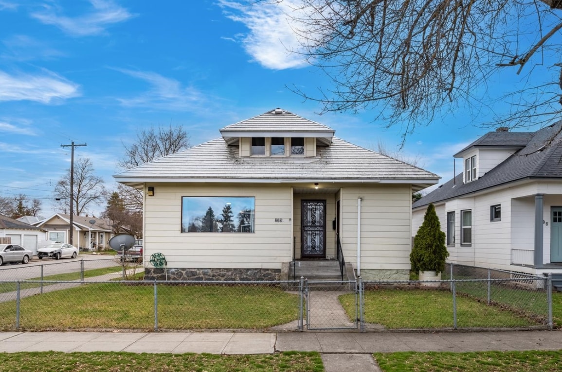 Photo - 2301 W Sharp Ave