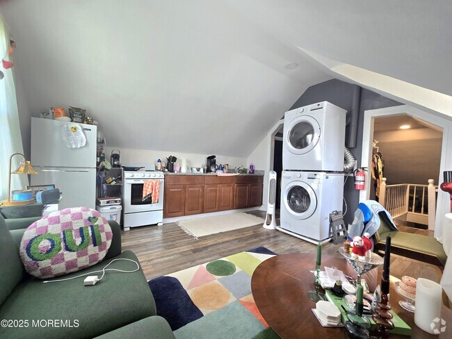 Building Photo - 305 3rd Ave Rental