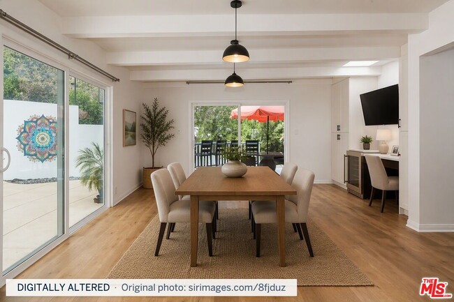 3493 Mandeville Canyon Rd