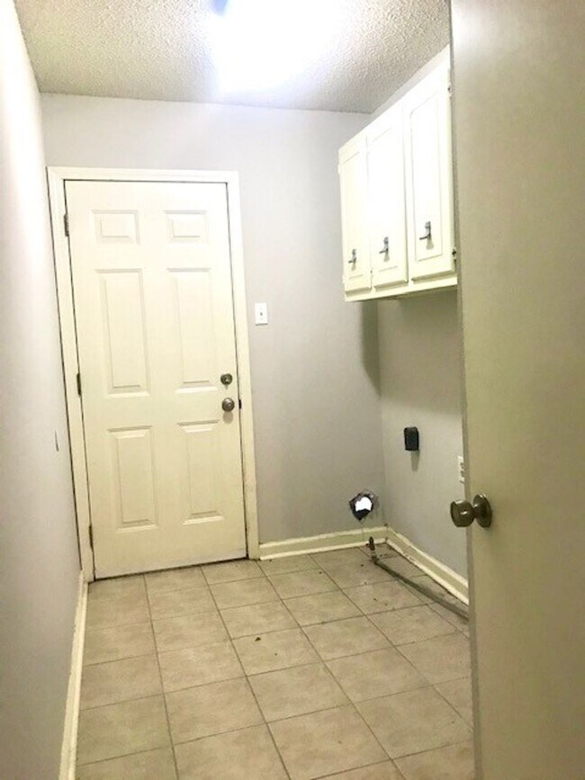 Photo - 3BR/2BA HOUSE in Avalon Subdivision off of Millerville