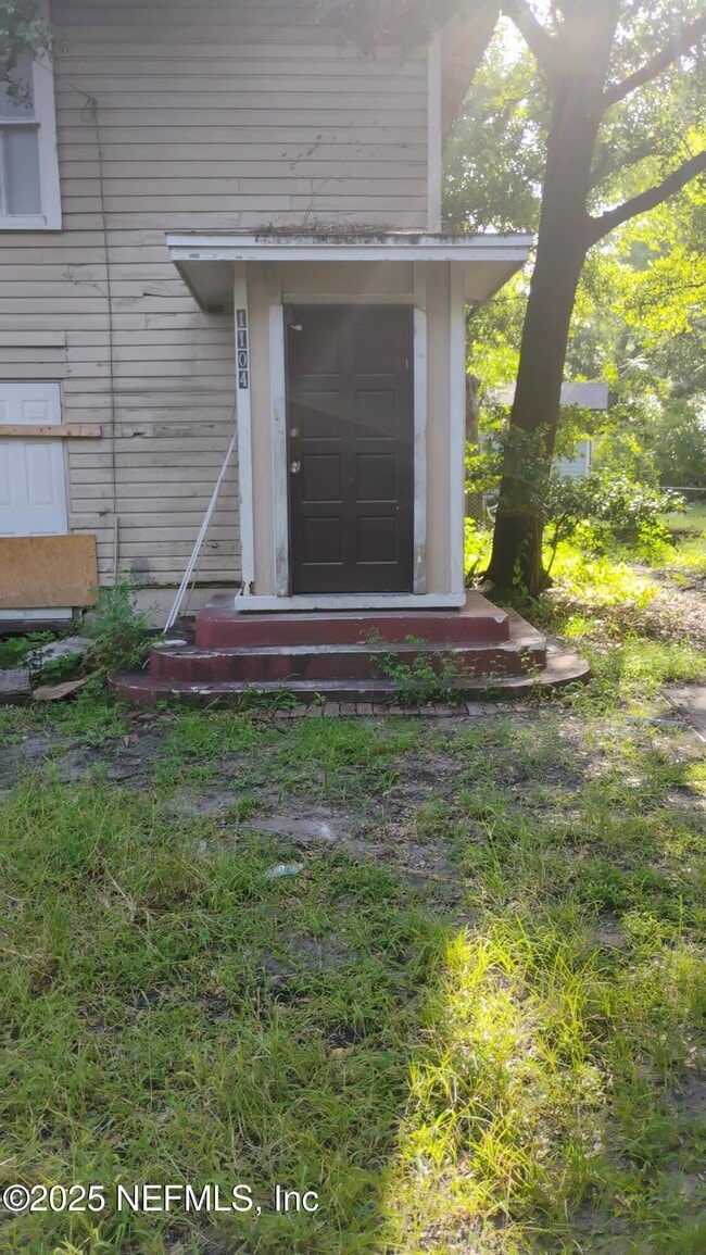 Building Photo - 1104 Tyler St Rental