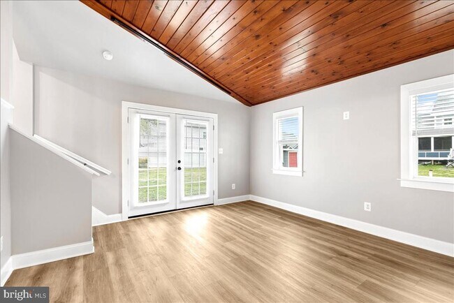 Photo - 1621 Bentley Rd