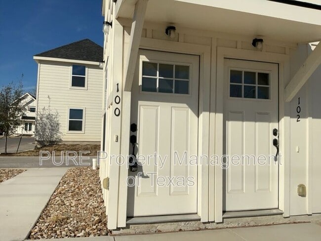 Photo - 2002 W 2nd St