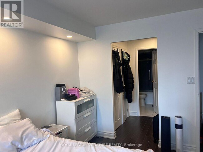 Photo - 25 Grenville St Unit 2008