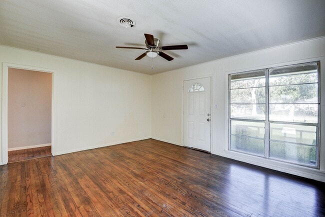 Photo - 131 Lakewood Dr