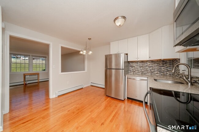 201 Regan Rd Unit 4B