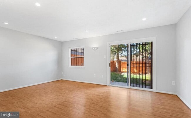 Building Photo - 1111 Marcy Ave Rental