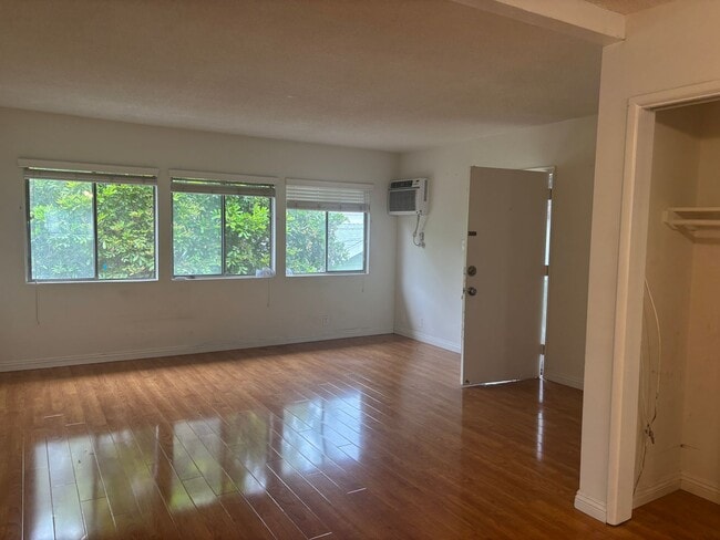 Photo - 1147 San Rafael Ave Unit F