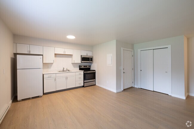2BR, 1BA - 800SF - Kitchen - 30 Black Creek
