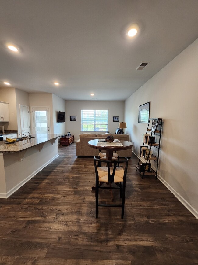Photo - 259 Sunriff CT