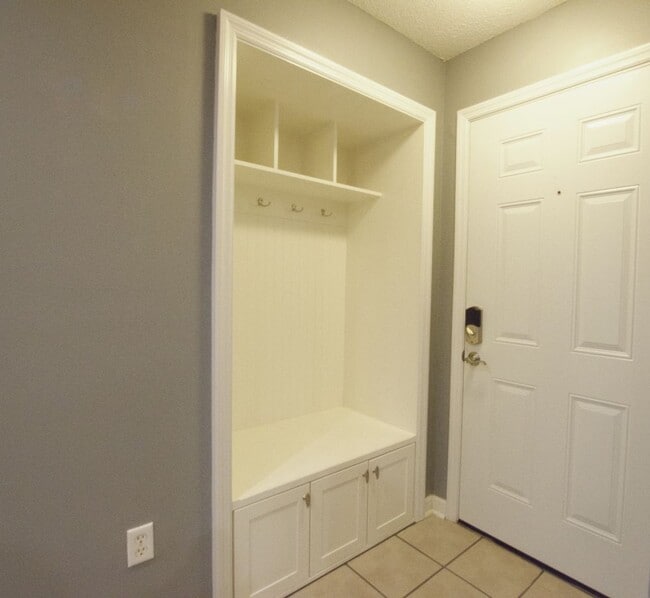 380 Marshland Rd