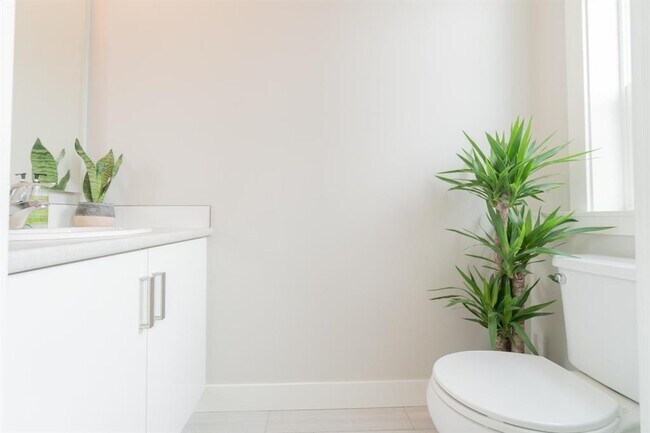 Photo - 8413-8413 Midtown Wy