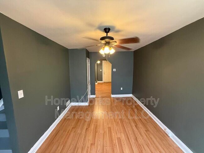 Photo - 3844 Elmley Ave