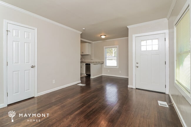 Photo - 1381 Benteen Way SE