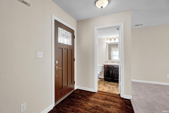 Photo - 1507 W Edinburgh Bend