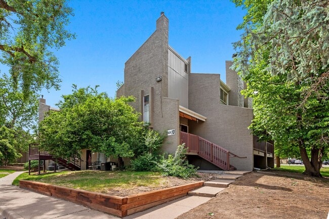 Building Photo - Modern Renovated Studio in Cherry Creek Village | Pool, Clubhouse & Courtyard Amenities