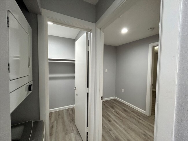 Building Photo - 2807 Beauchamp St Unit 6 Rental