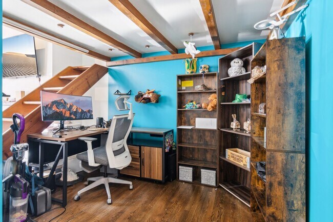 Photo - 2343 N Greenview Ave Unit 111