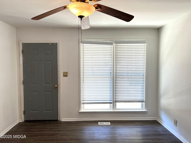 Photo - 3347 Thunderbird Rd