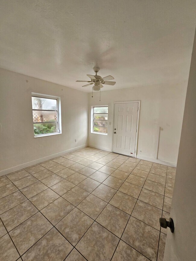 Photo - 655 SW 19th Rd