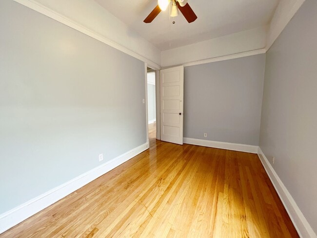 Photo - 817 W Belle Plaine Ave Unit #3R