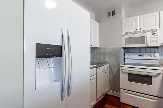 Photo - 419 W Wellington Ave