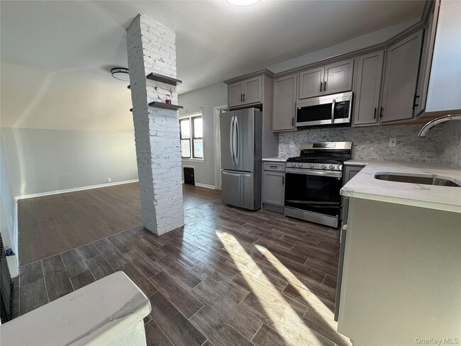 Building Photo - 61 Ridgewood Ave Unit 2