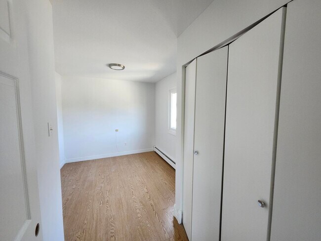 Photo - 84 Dufferin Ave Unit 84-1