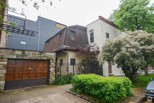 Building Photo - 2823 W Shakespeare Ave Unit 2 Rental