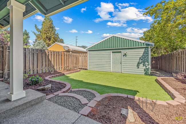 Photo - 6997 Northeast Birch Street