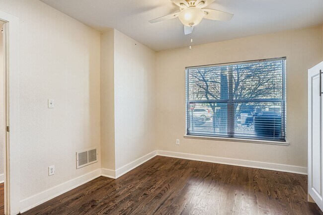 Photo - 356 W Archer Pl