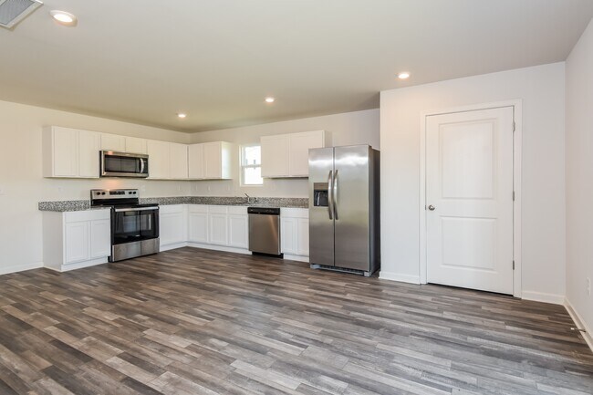 Photo - 32 Oxford Ln