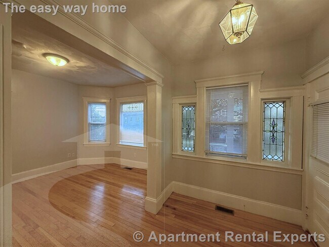 Photo - 110 W Quincy St Unidad #1