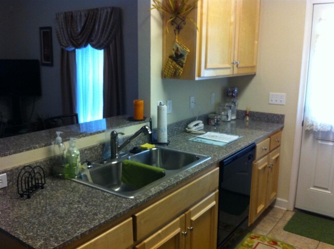 Photo - King Square On The Set