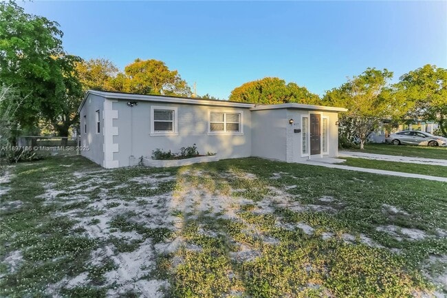 Photo - 417 SW 22nd Terrace