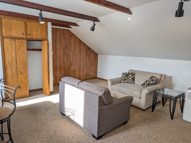 5329 Broadway Unit 5