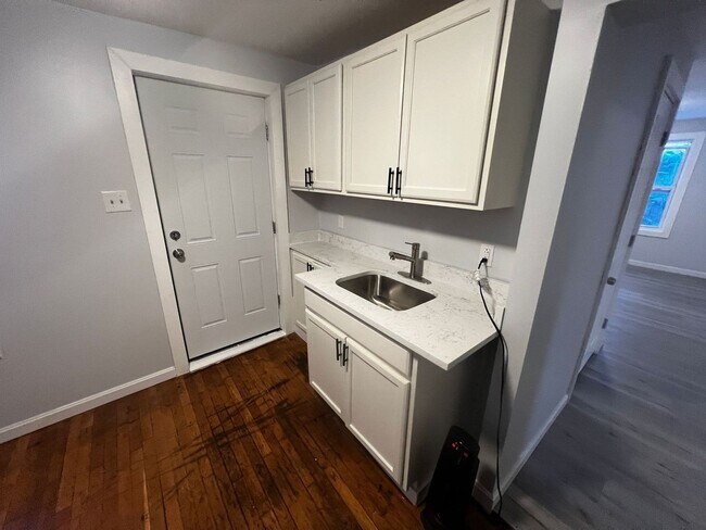 165 Pleasant St Unit 1