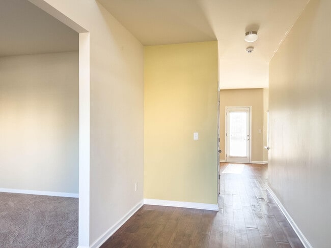 Photo - 380 Stablebridge Dr