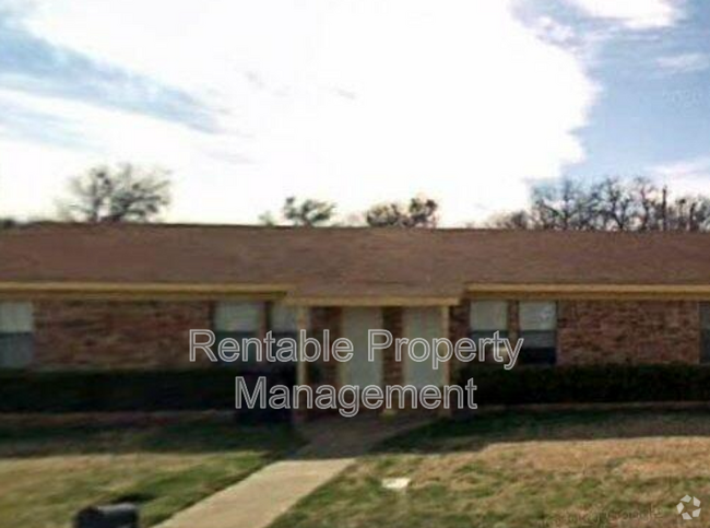 Building Photo - 927 Meadowlark Cir Rental
