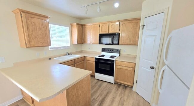 Photo - 619 W 2300 S